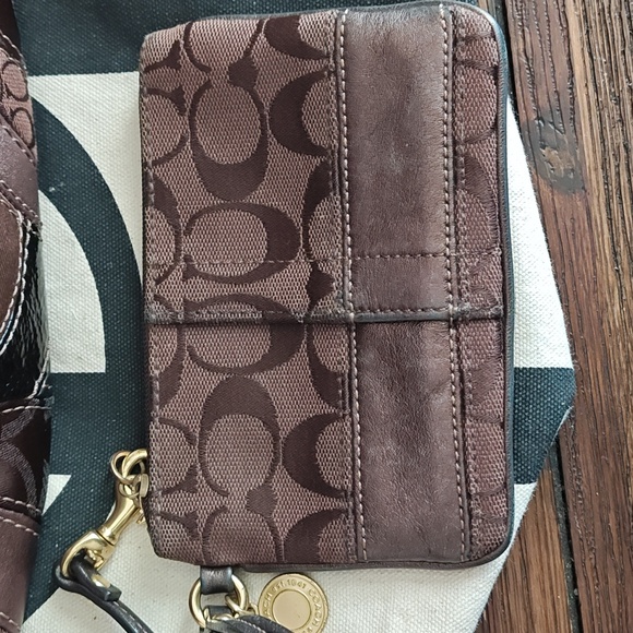Coach Zoe Patchwork Shoulder Bag - Picture 14 of 16